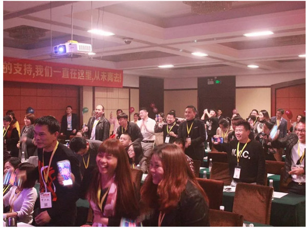 激动的抽奖现场