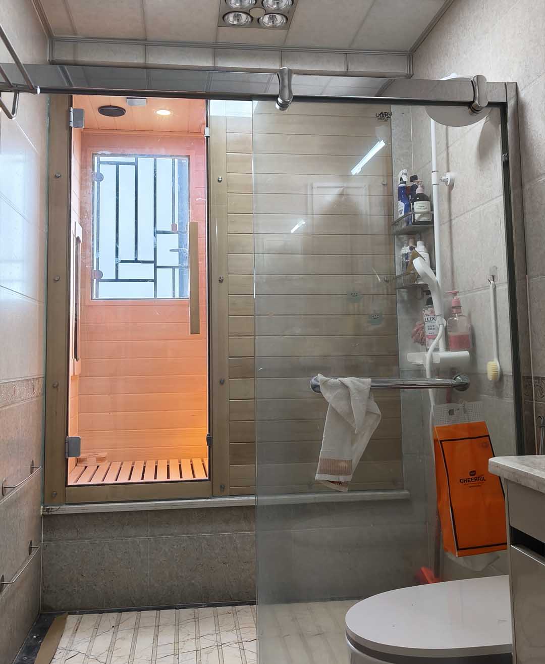 飘窗上的汗蒸光波房.jpg
